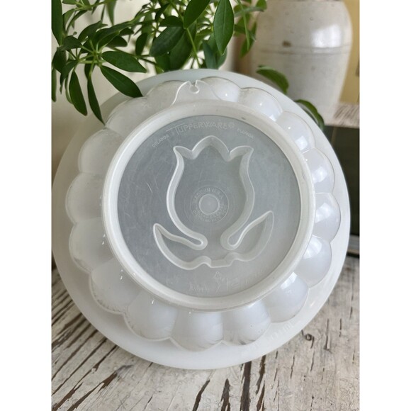 Vintage Flower Jello Mold Tupperware (3 Piece Set) / Country Kitchen / Summer - Picture 3 of 7